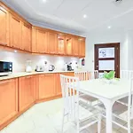 Posh 5Br Villa With Private Pool On Palm Jumeirah