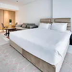 Stylish Studio In Marquise Square Tower