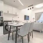 Boutique Luxury Living Near Palm Jumeirah