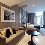 Vacay Lettings - Luxury Studio In Business Bay