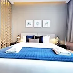 Vacay Lettings - Luxury Studio In Business Bay