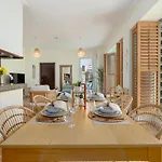 Boutique Apartment Sea Views - Dubai Marina