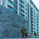 Higuests - Step Into Heaven In This Lakeside Apartment
