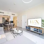 Stylish Upgraded 1 Bedroom Marina Escape