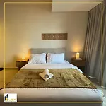 One Bedroom Room Apartment - Sparkle Tower Marina Jbr Dubai Uae
