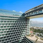 Chic Living 1 Bhk With Beach Access