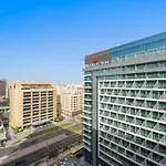 Chic Living 1 Bhk With Beach Access