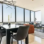 Luxury Difc Apartment Close To Downtown Dubai