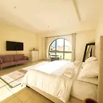 5-Bed, Beachfront Very Spacious Entire Home In Jbr