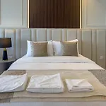 3 Bedroom - Pool Access - 7 Mins To Dubai Mall - Sun Set View