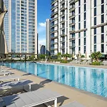 Luxury Two Bedroom Apartment With City & Pool View By Delujo Stays
