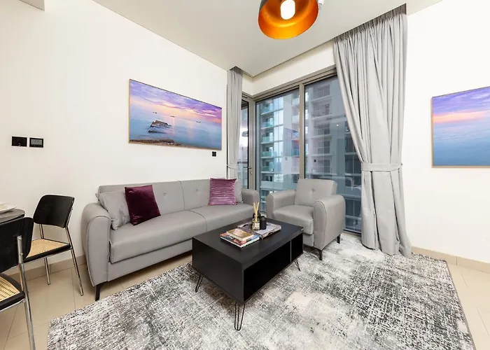 Beautiful 1Br - Close To Downtown With Pool And Gym