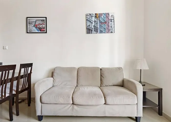 Stonetree - Furnished 1 Bedroom Close To Metro