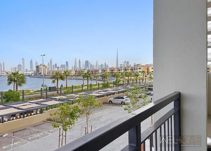 Welhome - Mesmerizing Sea & Burj Khalifa Views Apt At La Voile