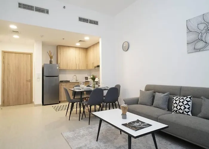 Spacious 1 Bedroom In Peaceful Community