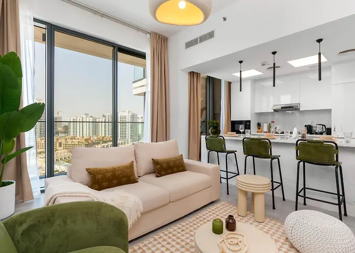 Chic & Modern Retreat In The Heart Of Jvc / Designer Choice / Sunset Views / Large Corner Balcony / New Building / 4 People