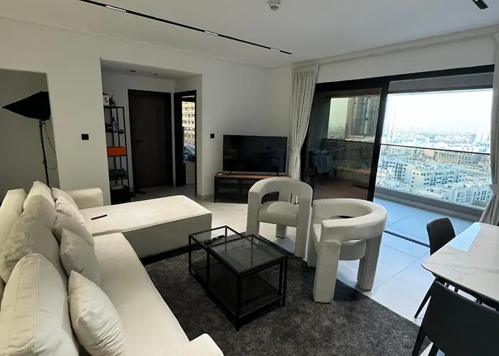 Modern & Spacious 2 Bed 2 Bath