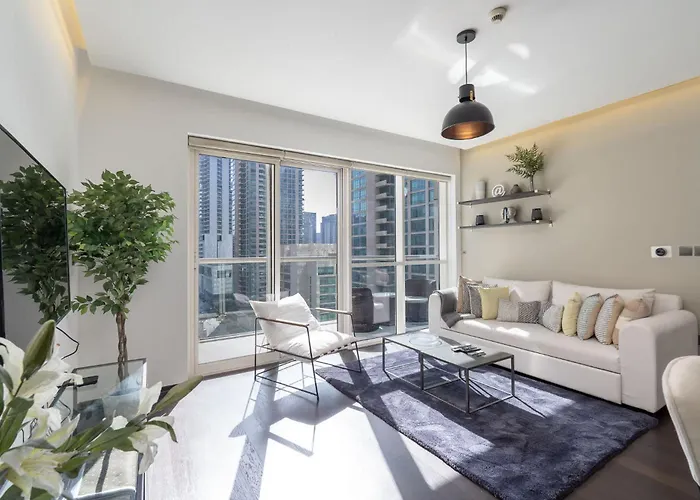 Warm 1-Bedroom Apartment At West Avenue Tower Near Marina Beach!