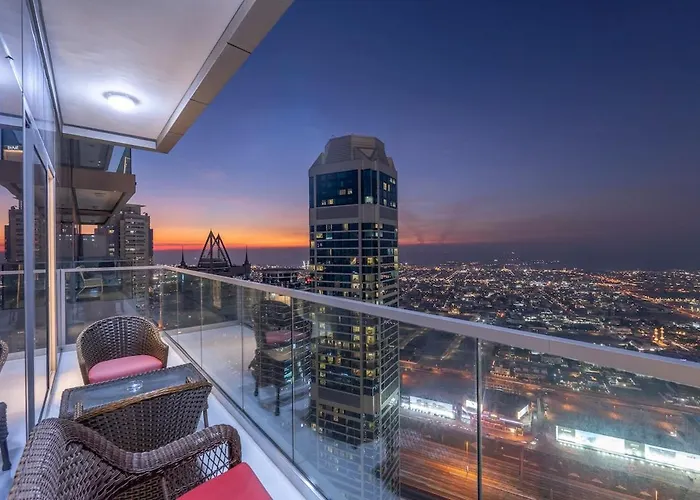 Prestigious 2-Bedroom Apartment With Easy City Access In Business Bay