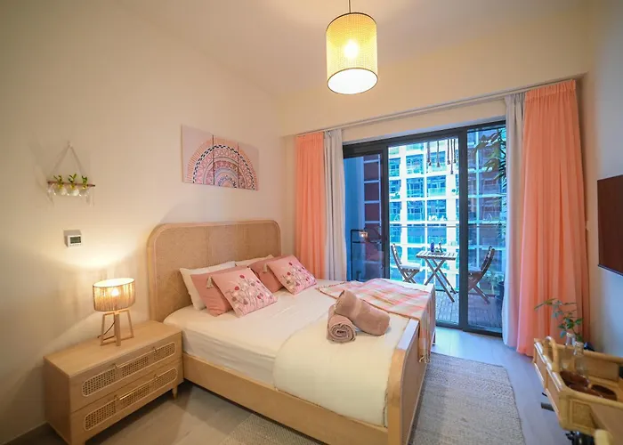 Urbanhomes - Cozy, Wooden And Travel Eco-Friendly Studio