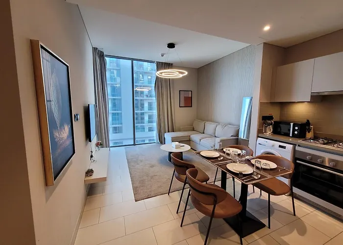 Modern Fully Furnished 1Br Creek Vista Reserve