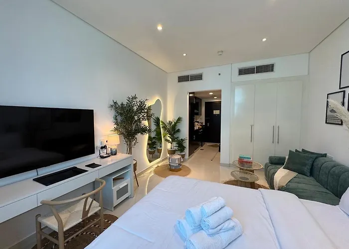 Ashri Hh, Bohemian Style Condo In Downtown