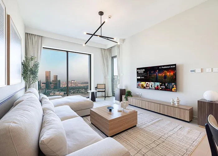 Downtown Chic 2 Bedroom Apartment I Dubai Mall Access I Views Of Burj Khalifa From Pool I Free Parking, Gym, Pool & Wi-Fi I By Meerak