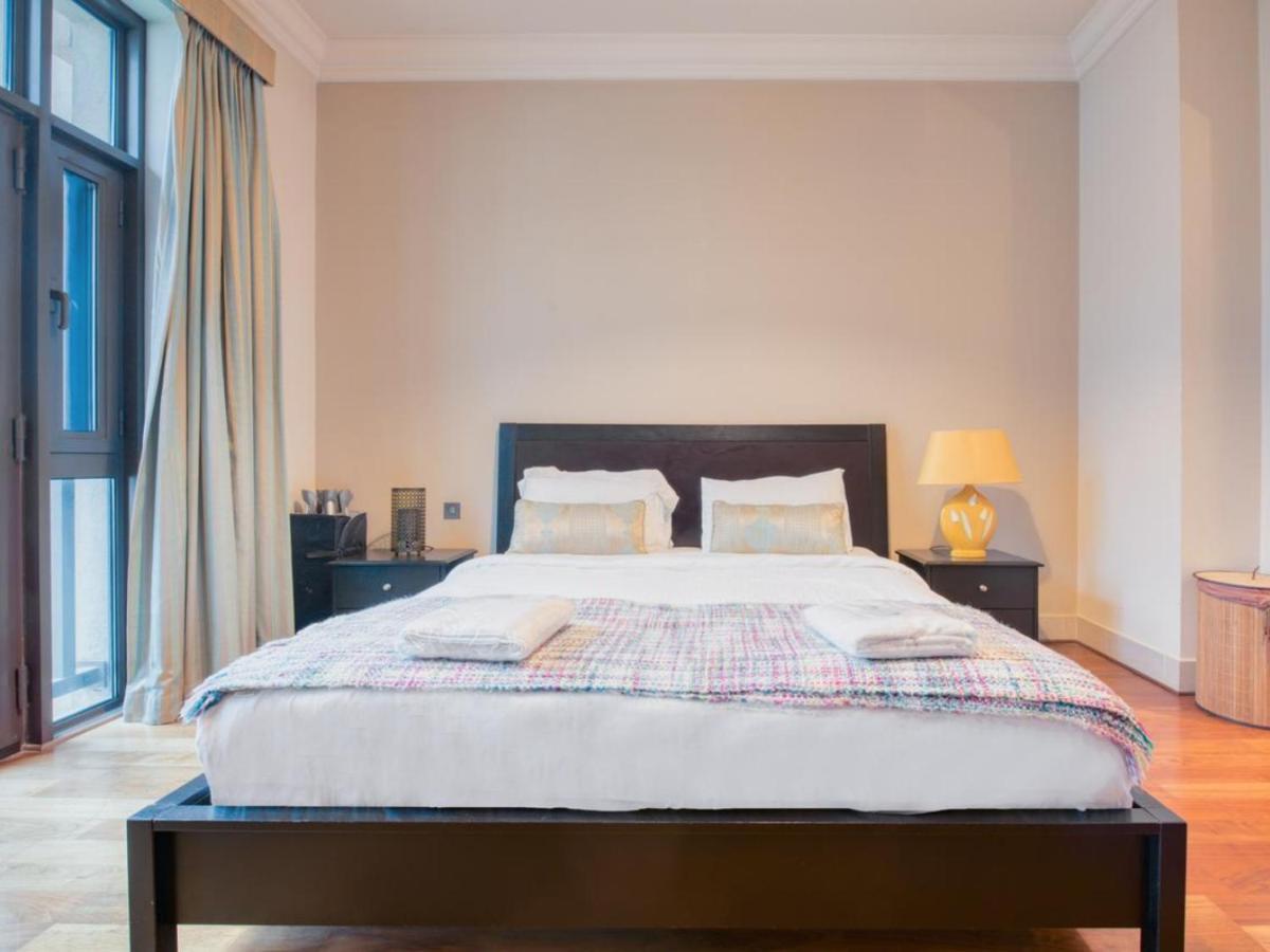 Rh- Burj Khalifa View, 1 Bedroom Apartment Near Souk Al Bahar Apartment Dubai