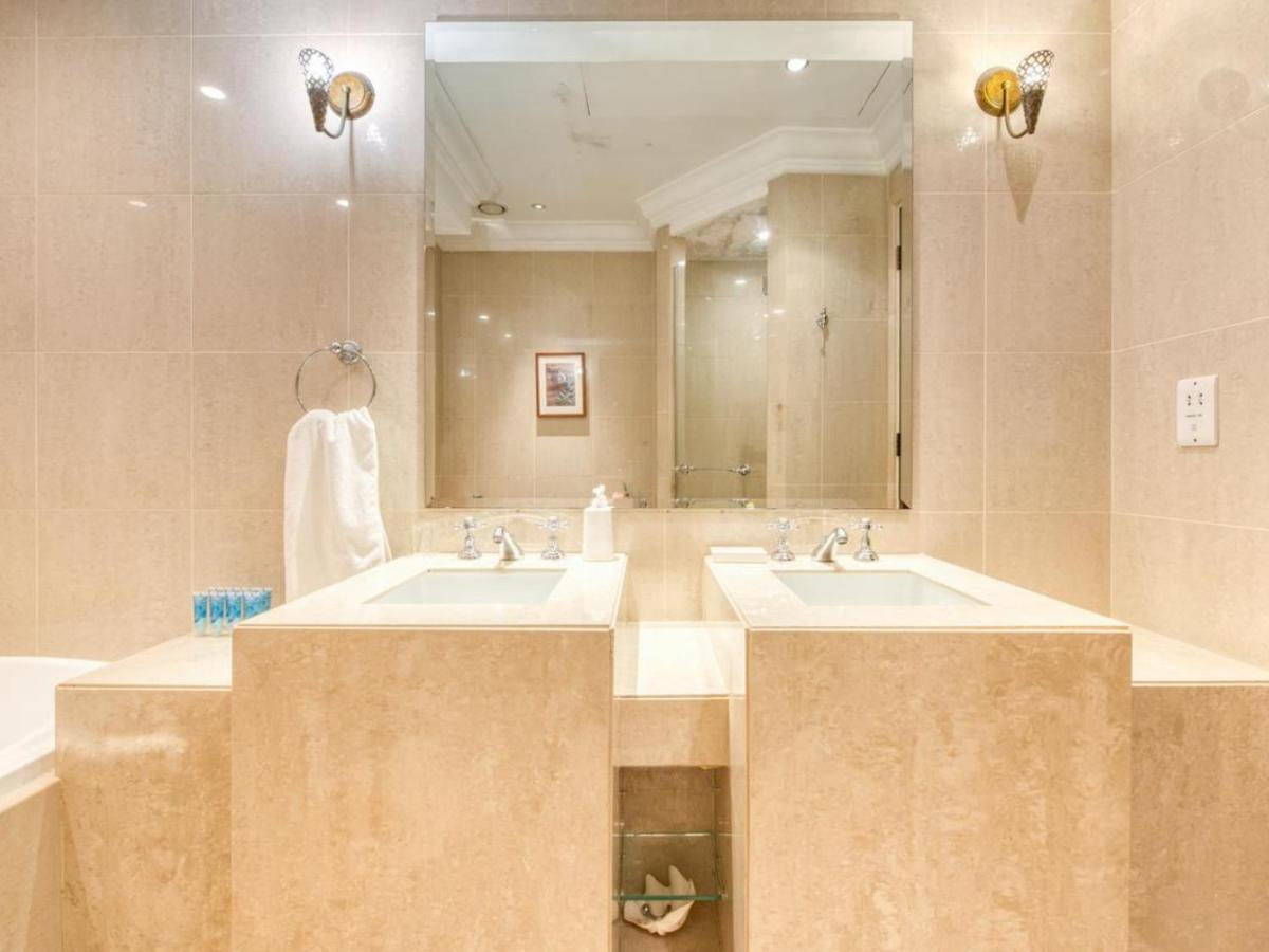 Rh- Burj Khalifa View, 1 Bedroom Apartment Near Souk Al Bahar * Dubai