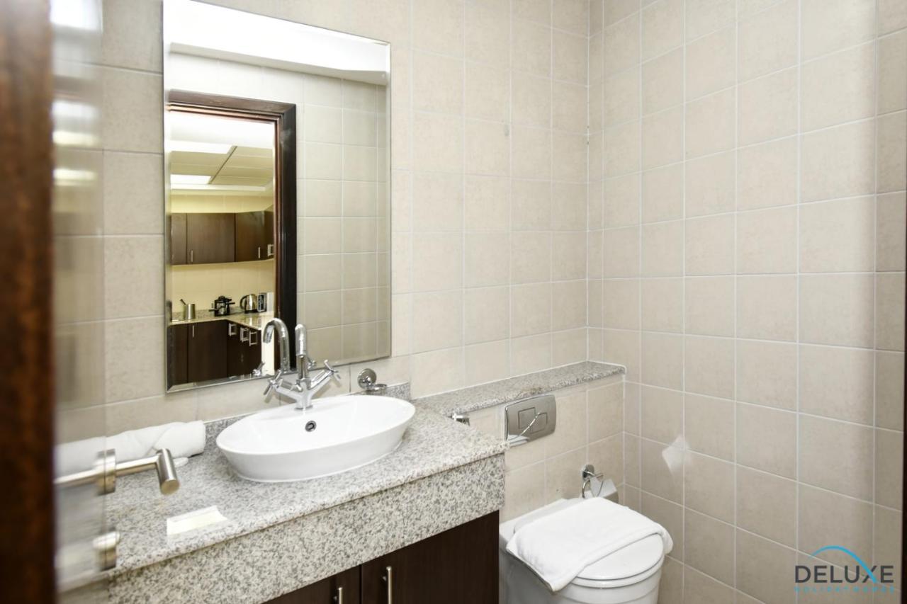 Steps Away From The & Entertainment Hubs 1br Unit, Torch Tower, Marina By Deluxe Homes Dubai