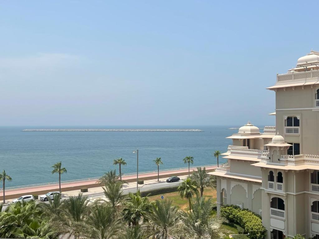 Royal Club By Rvhr, Grandeur Crescent Palm Jumeirah Apartment
