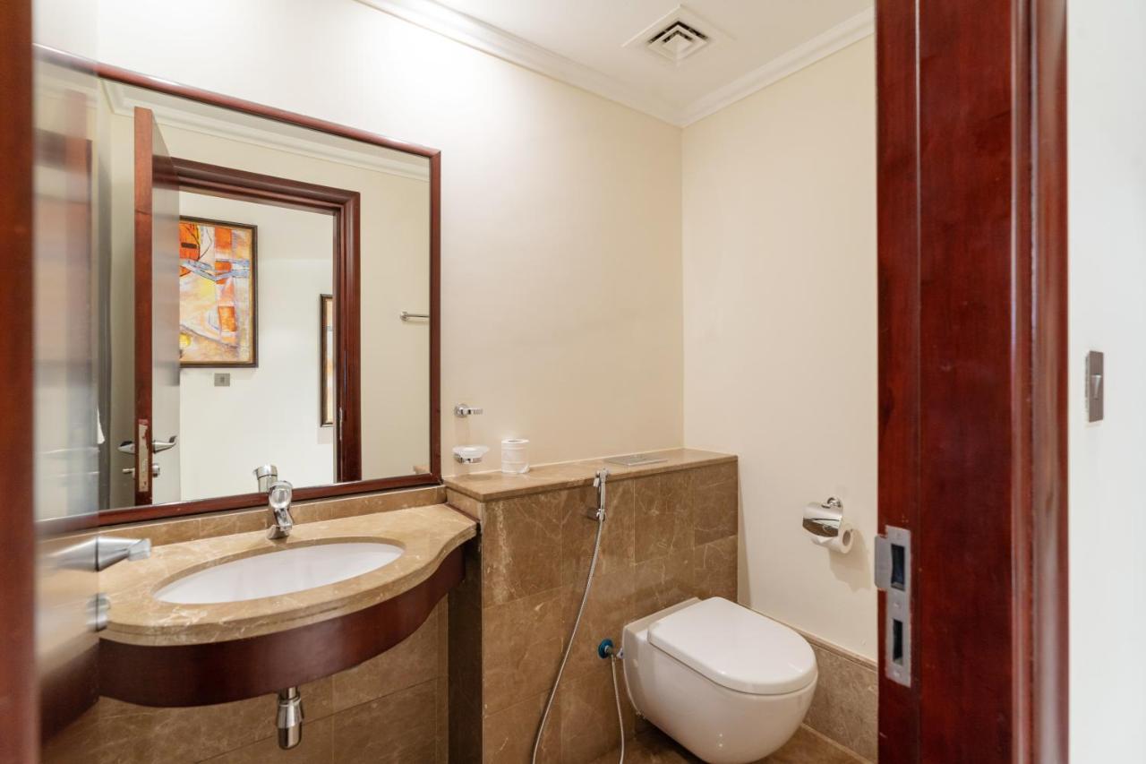 Royal Club By Rvhr, Grandeur Crescent Palm Jumeirah Apartment