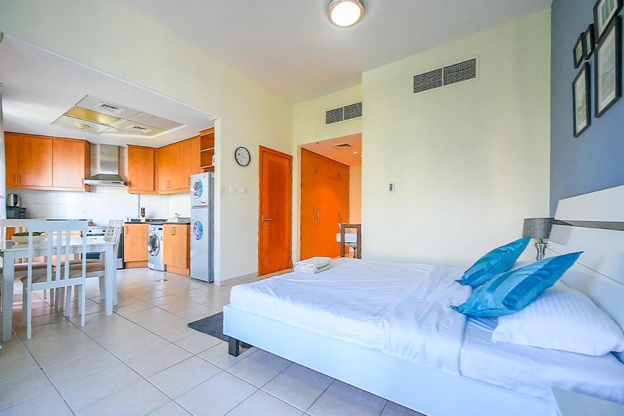 Luxury Escapes - Near Ibn Battuta Mall & Metro - Mog 193 Discovery Gardens Apartment Dubai