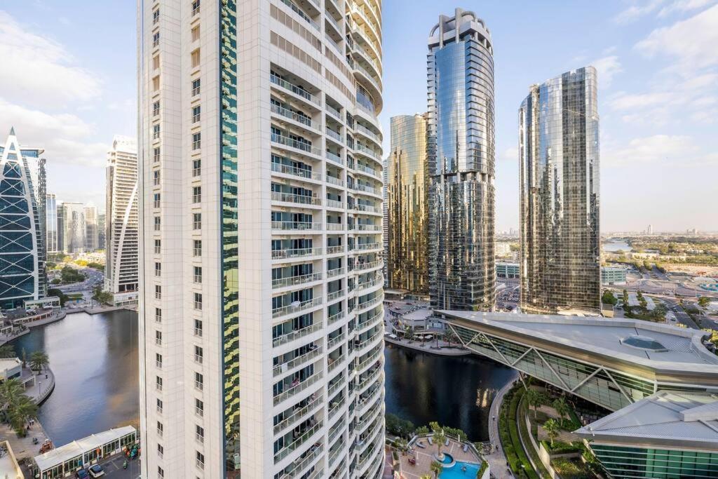 Apartment La Buena Vida: Luxe Lakeview Near Metro