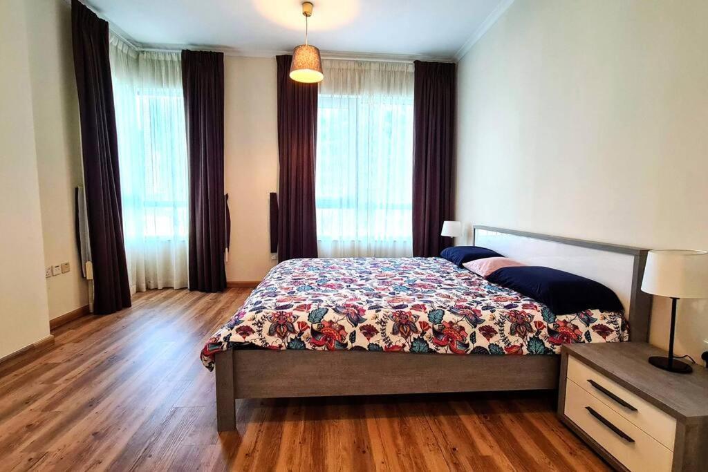 Apartment Lovely And Specious 1 Bedroom In Downtown