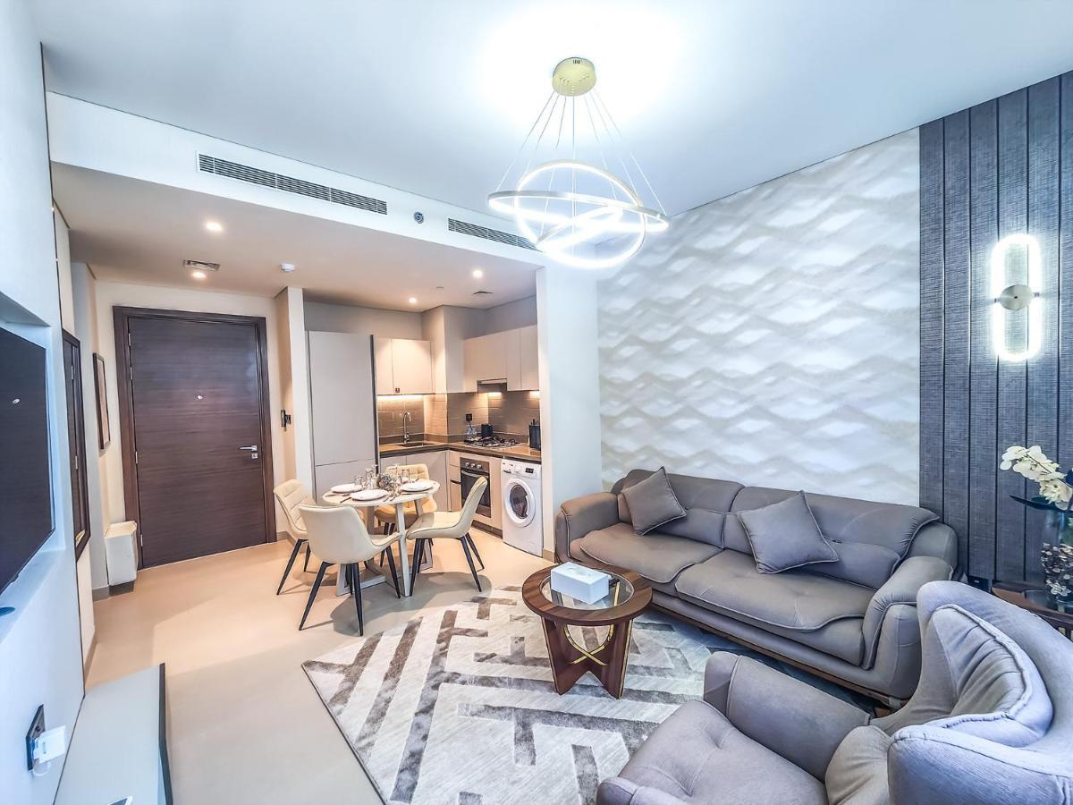 Apartment By Latinem Luxury 1br Cv A811 Near Burj Khalifa