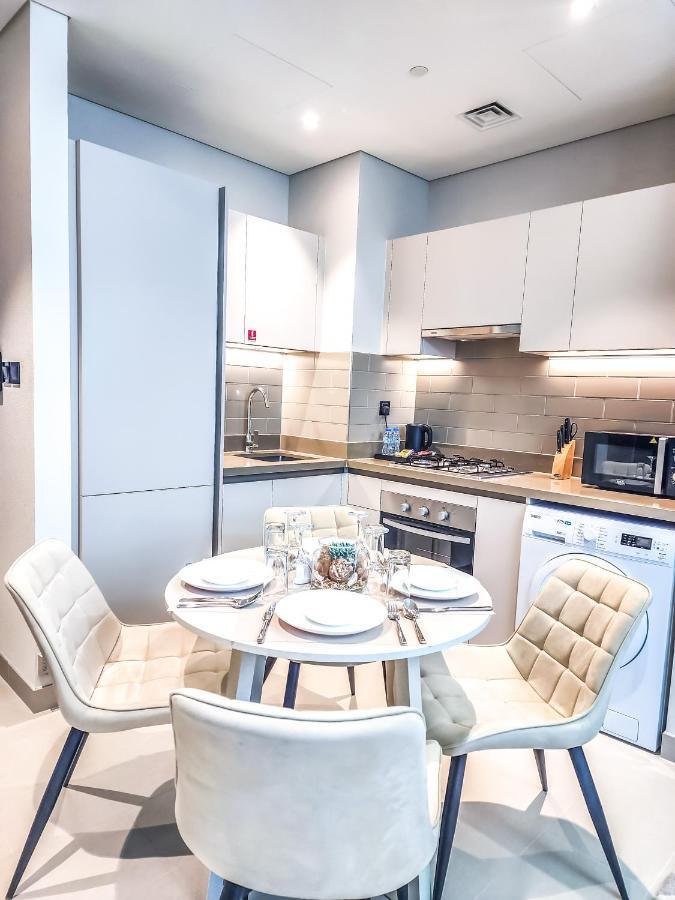 Apartment By Latinem Luxury 1br Cv A811 Near Burj Khalifa Dubai