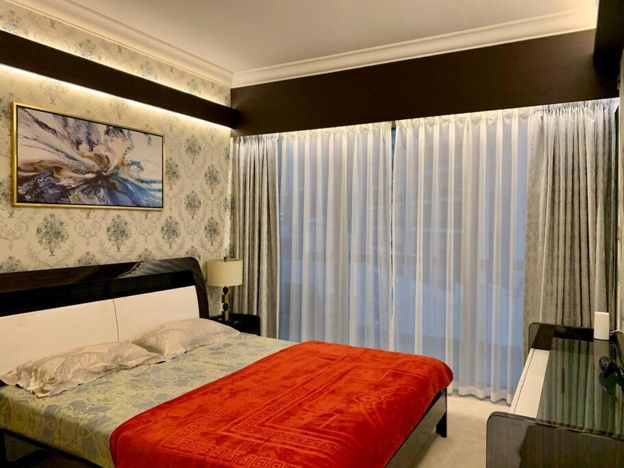 Luxurious Pool View Apt In Downtown Apartment Dubai