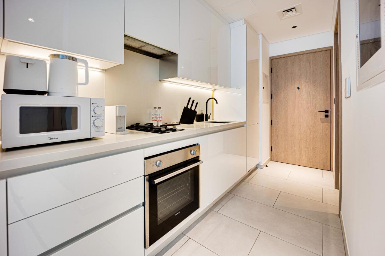 Stylish In Marquise Square Tower Apartment Dubai