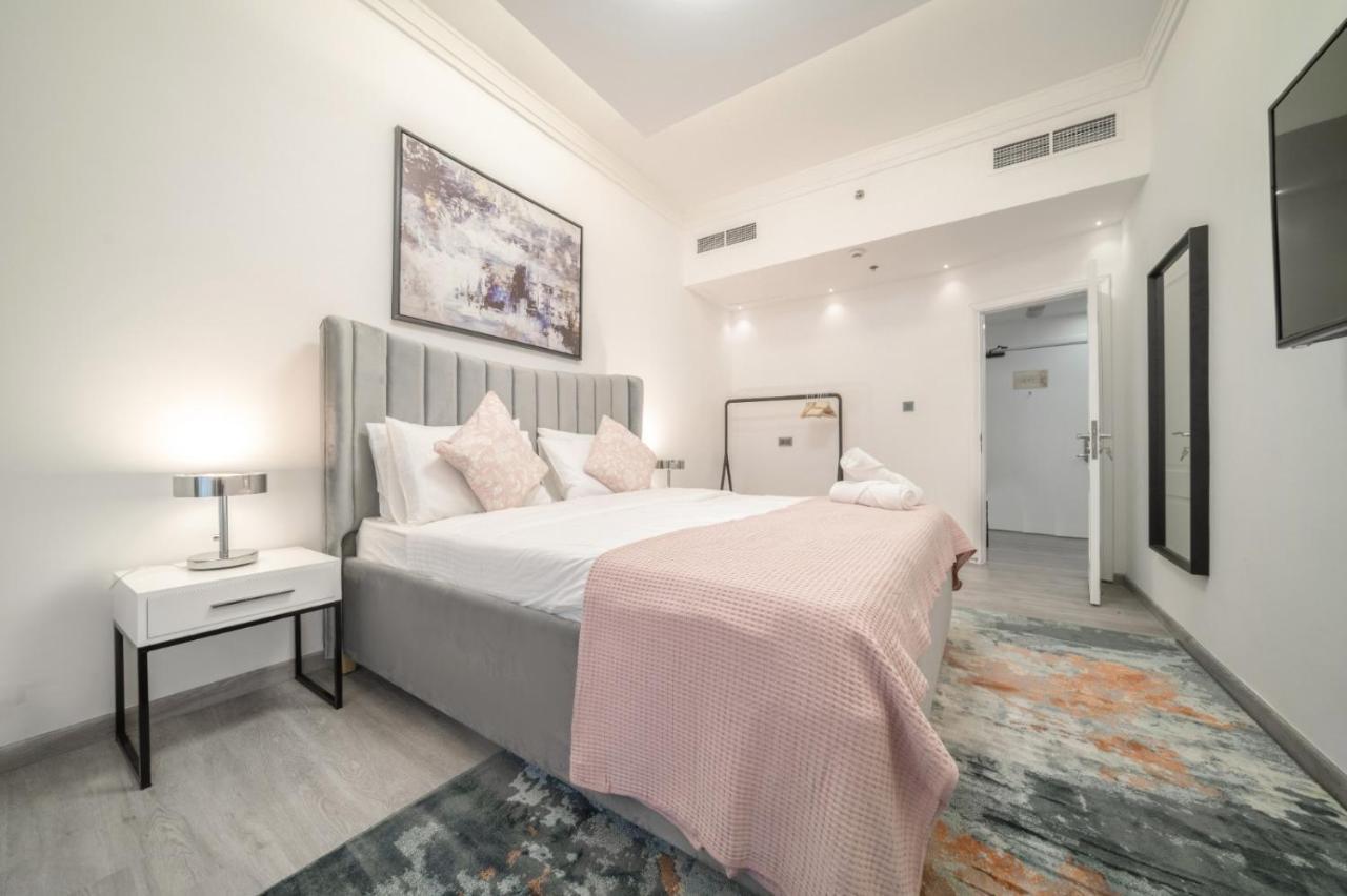 Boutique Luxury Living Near Palm Jumeirah Apartment