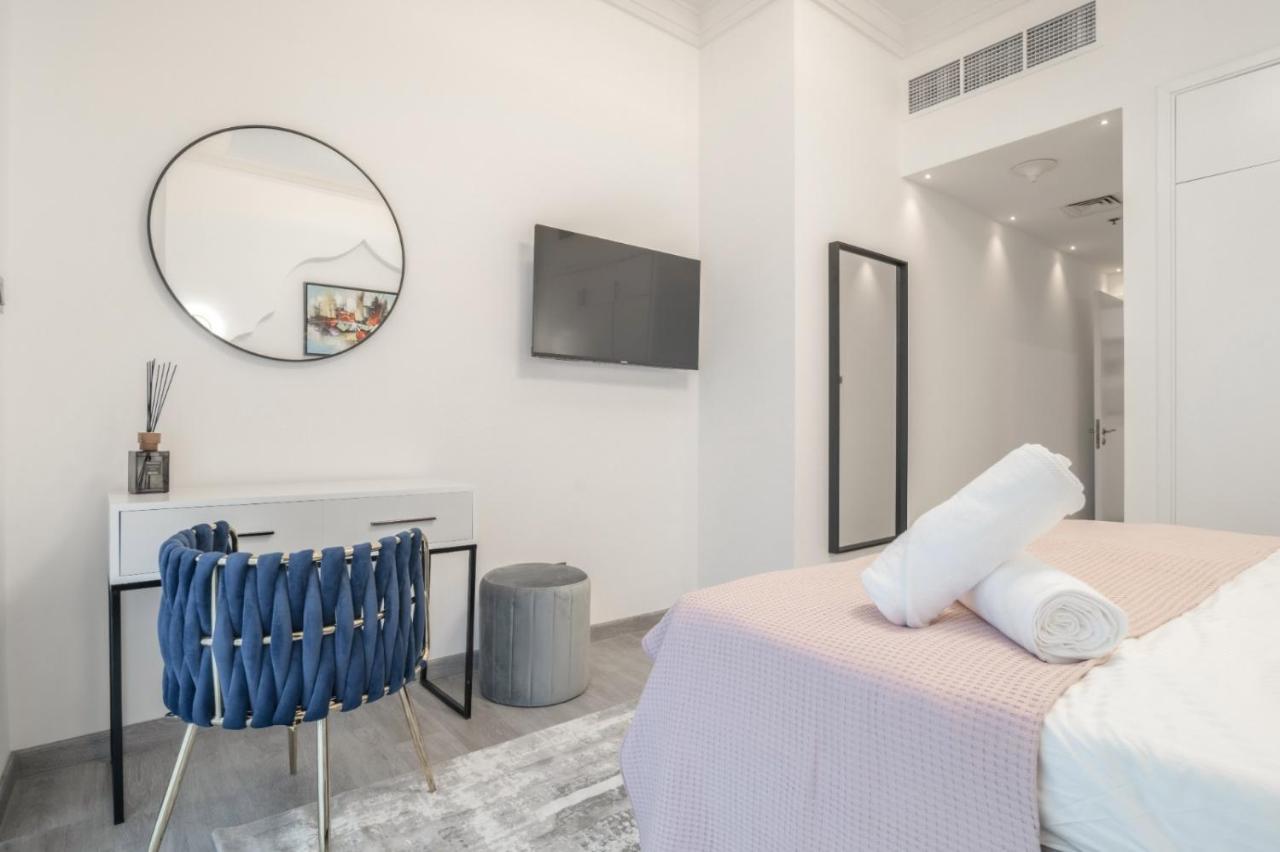 Boutique Luxury Living Near Palm Jumeirah Apartment