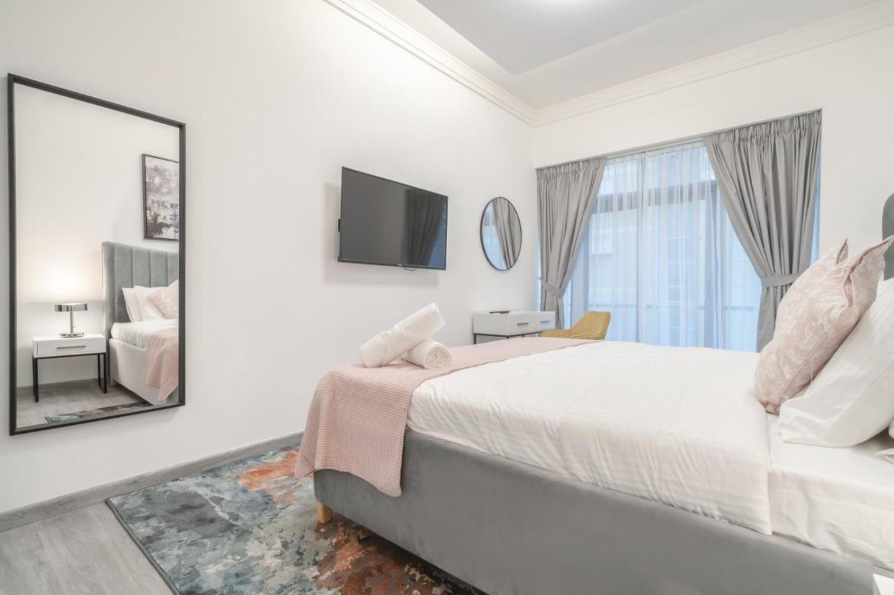 Boutique Luxury Living Near Palm Jumeirah *