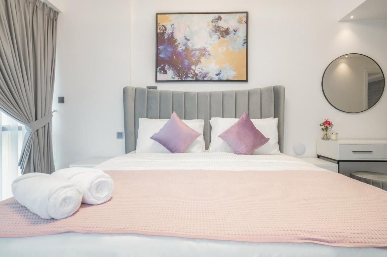 Boutique Luxury Living Near Palm Jumeirah * Dubai