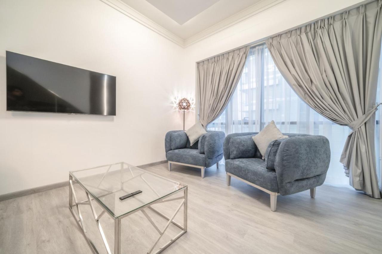 Boutique Luxury Living Near Palm Jumeirah *