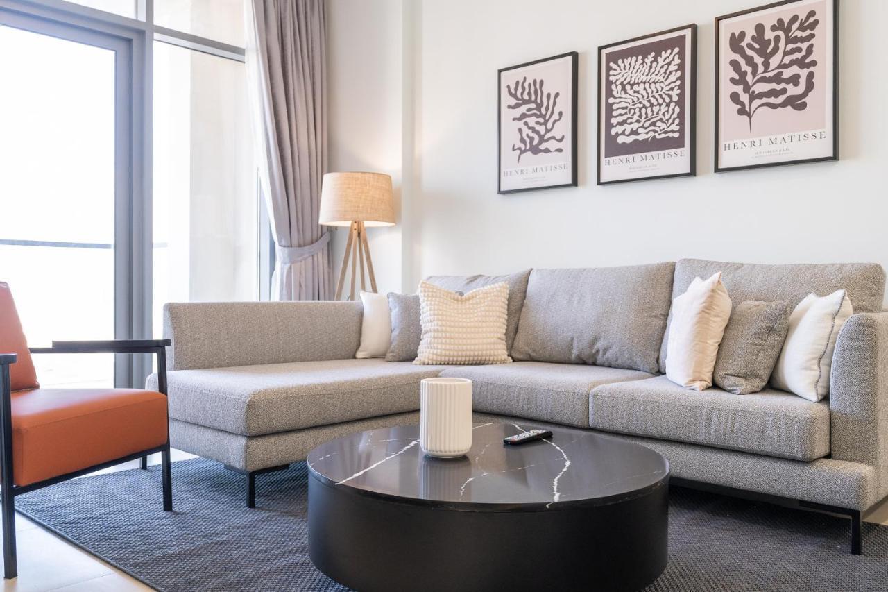 Luxe & Modern Two Bedroom Downtown - Close To Burj Khalifa & The Mall By Sojo Dubai