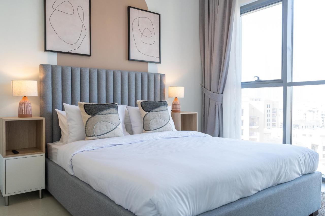 Luxe & Modern Two Bedroom Downtown - Close To Burj Khalifa & The Mall By Sojo *
