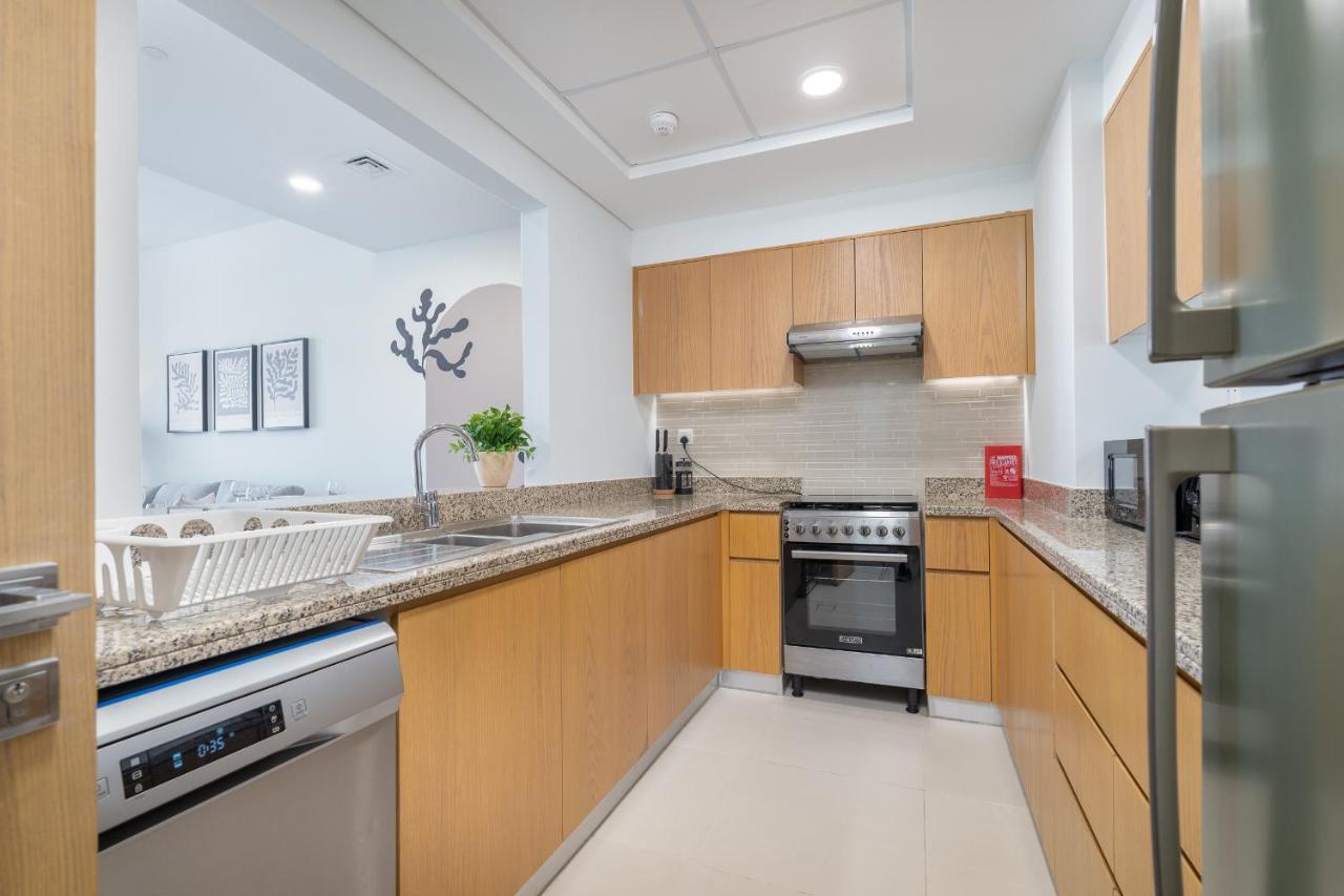 Luxe & Modern Two Bedroom Downtown - Close To Burj Khalifa & The Mall By Sojo * Dubai
