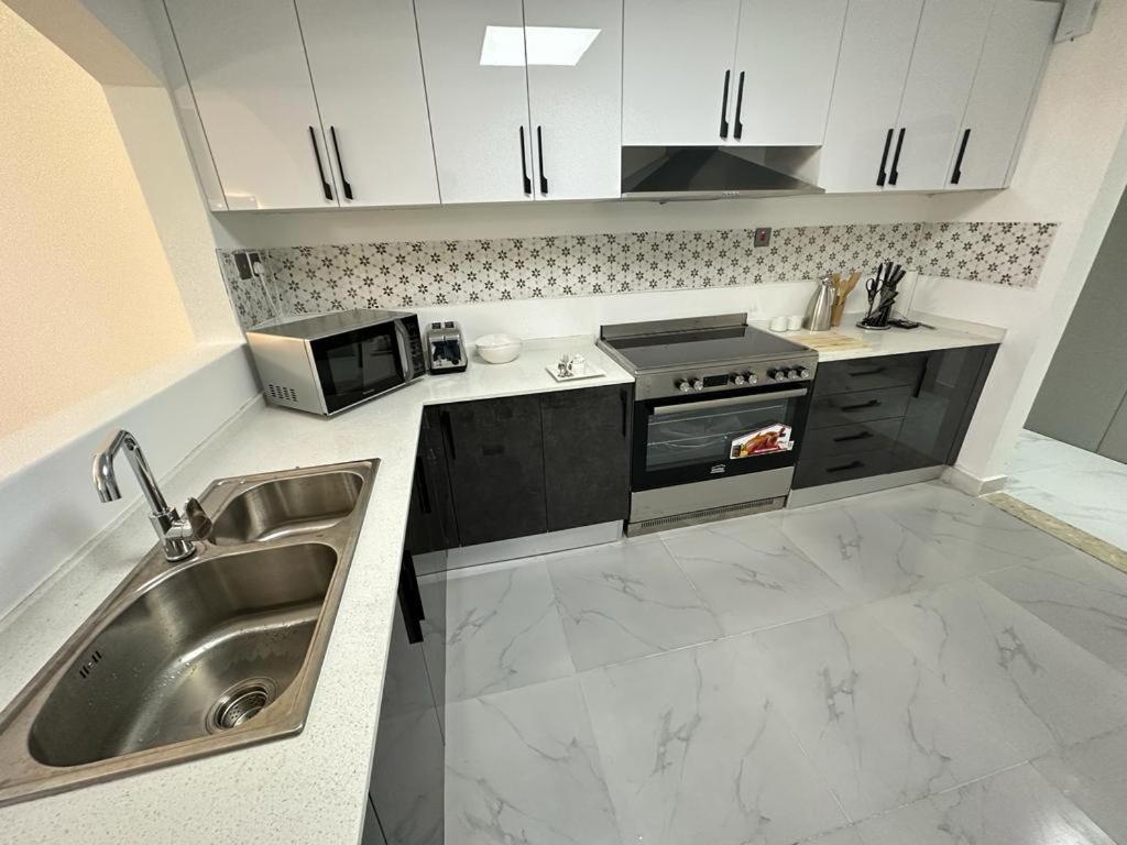Apartment Ultimatestay - Luxurious 4br In Jumeirah Towers Close To Jbr Dubai