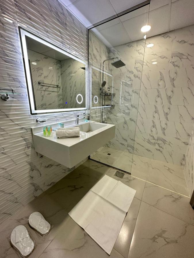 Ultimatestay - Luxurious 4br In Jumeirah Towers Close To Jbr Apartment Dubai