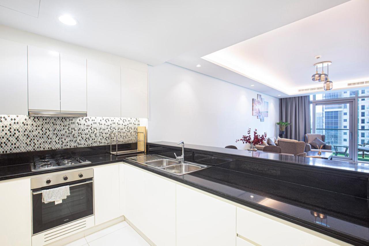 Downtown's Highest Pool & Full 5-star Luxury With Gym, And Restaurants Apartment